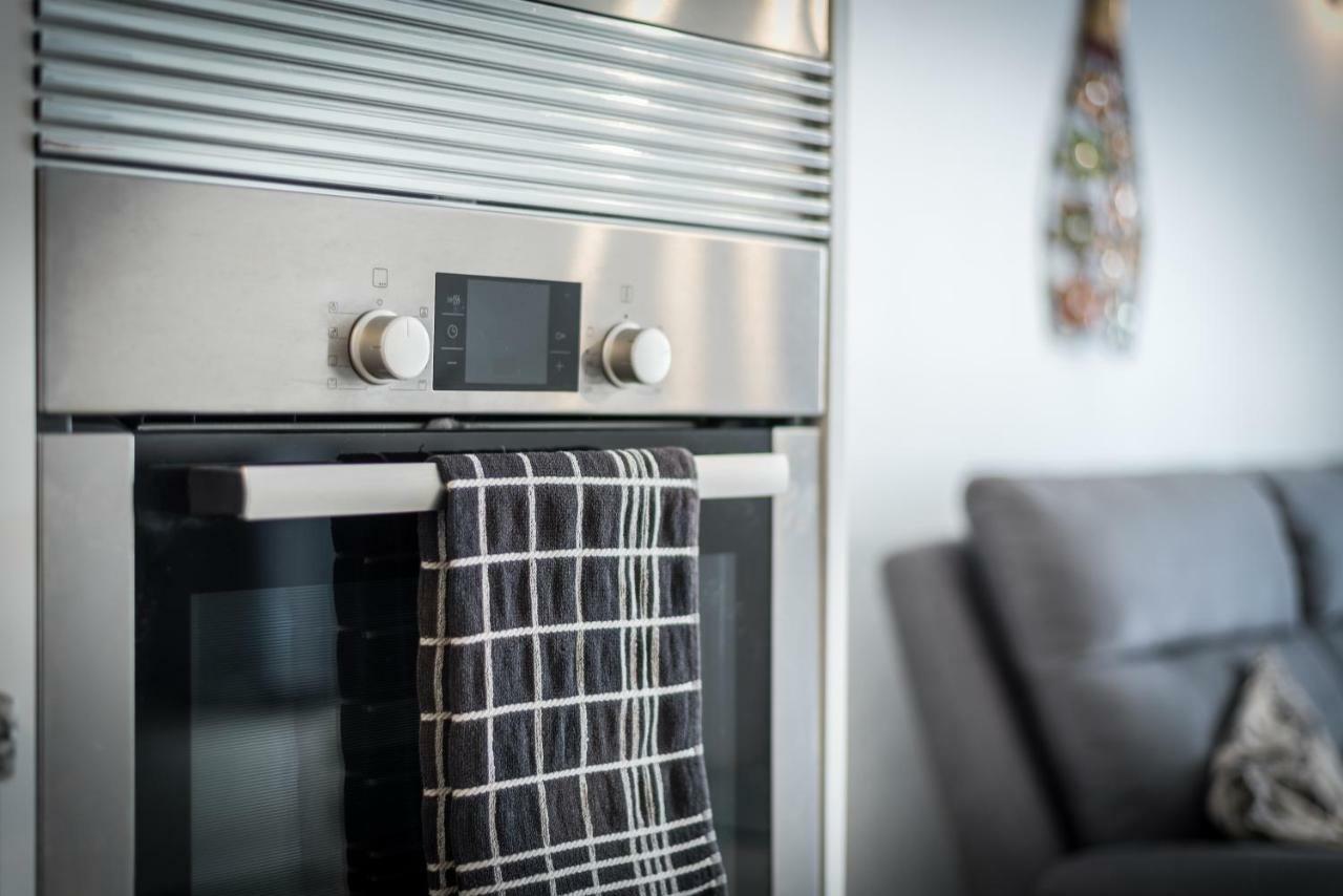 Victoria Court Modern 1 Bed Apartment ลอส กริสเตียนอส ภายนอก รูปภาพ